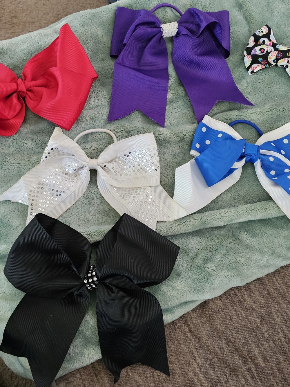 Assorted Large Hair Bows, Scunchies, Clips And Headbands